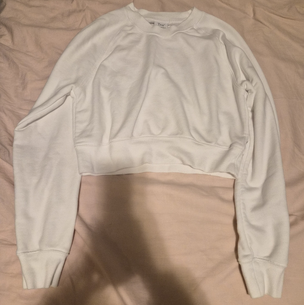 ARITZIA TNA AIRY CROP SWEATSHIRT TOP